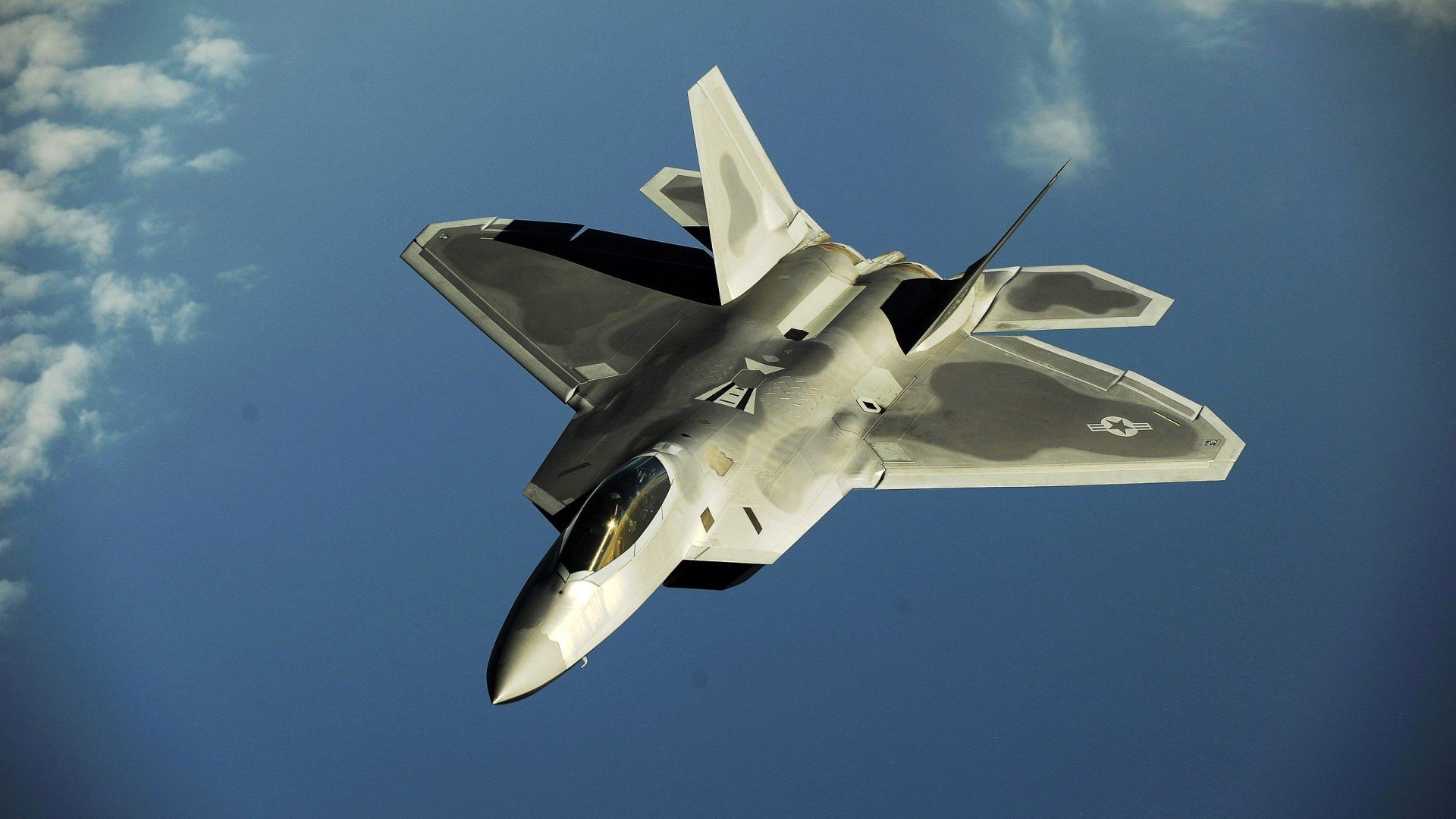 战斧劈开质疑,爱德华兹在勇鹈鹕大战中完成正名仪式